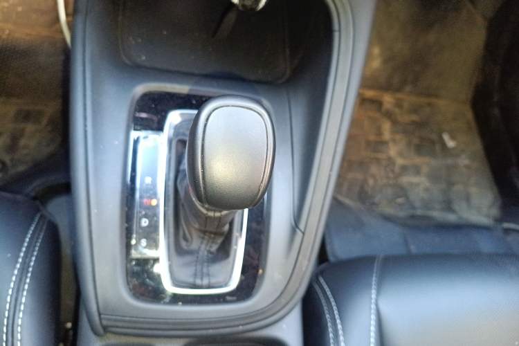 Used Honda XR-V 2023 1.5L CVT Trend Edition Gear Lever