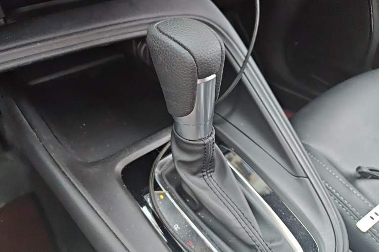 Used Honda XR-V 2023 1.5L CVT Thermal Edition Gear Lever