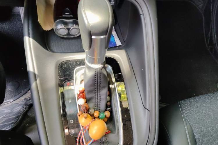 Used Honda XR-V 2023 Facelift 1.5L CVT Trend Edition Gear Lever