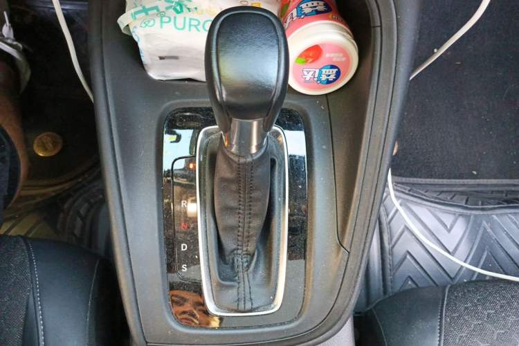 Used Honda XR-V 2023 1.5L CVT Trend Edition Gear Lever