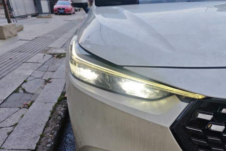 Used Honda XR-V 2023 1.5L CVT Thermal Edition Right Front Headlight
