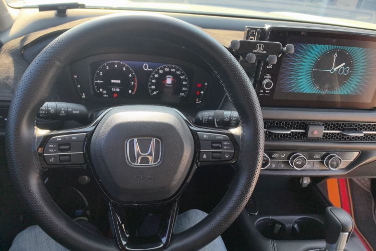 Used Honda ZR-V 2022 1.5T CVT Luxury Edition Center Console