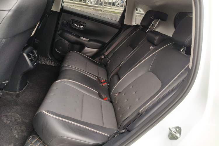 Used Honda ZR-V 2023 1.5T CVT Tech Edition Left Rear Seat