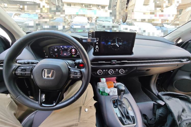 Used Honda ZR-V 2022 1.5T CVT Luxury Edition Center Console