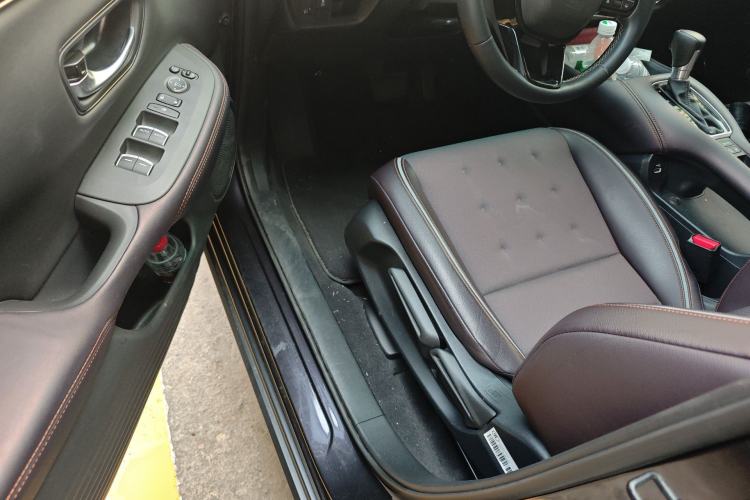 Used Honda ZR-V 2022 1.5T CVT Luxury Edition Driver Seat