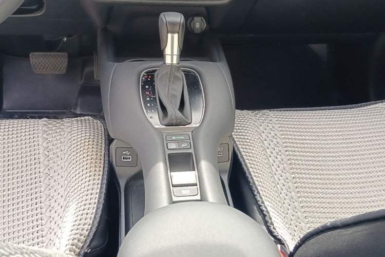 Used Honda ZR-V 2022 1.5T CVT Elite Edition Gear Lever