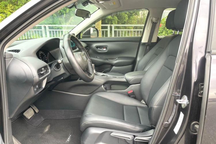 Used Honda ZR-V 2022 1.5T CVT Elite Edition Interior 9