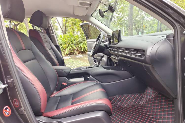 Used Honda ZR-V 2022 1.5T CVT Elite Edition Right Front Seat