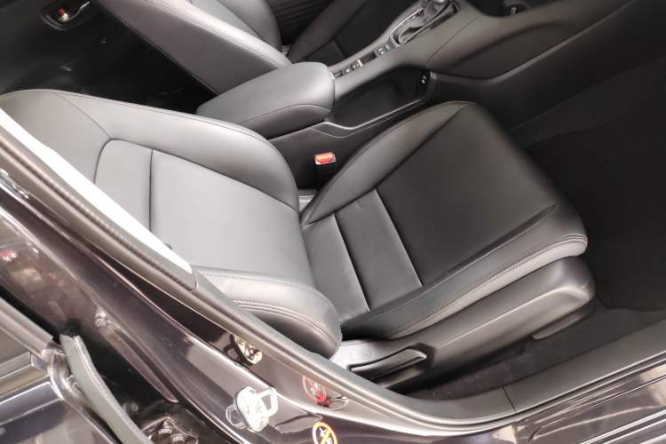 Used Honda ZR-V 2022 1.5T CVT Elite Edition Right Front Seat