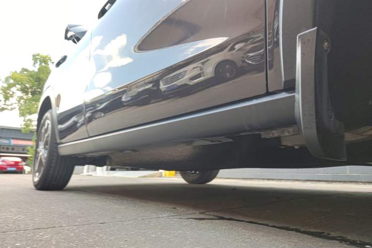 Used Honda ZR-V 2022 1.5T CVT Elite Edition Right Side Sill