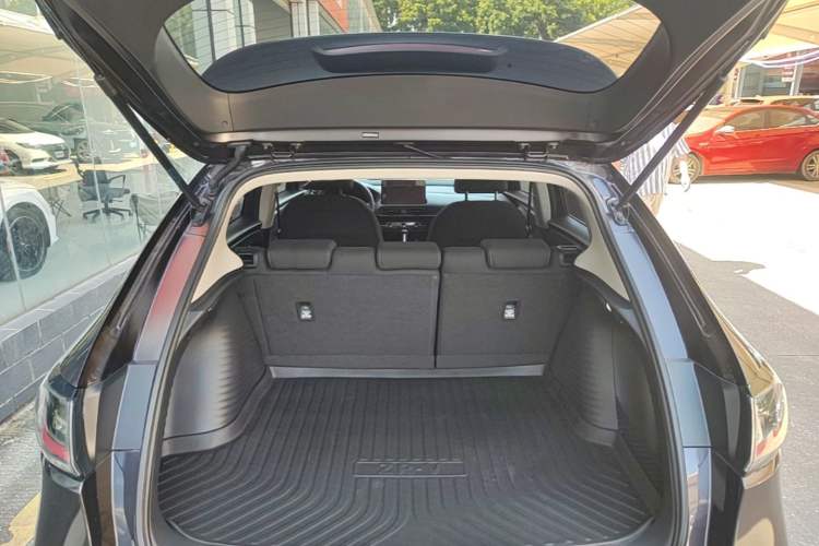 Used Honda ZR-V 2022 1.5T CVT Elite Edition Trunk