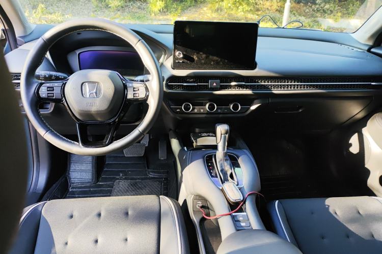 Used Honda ZR-V 2022 1.5T CVT Luxury Edition Center Console