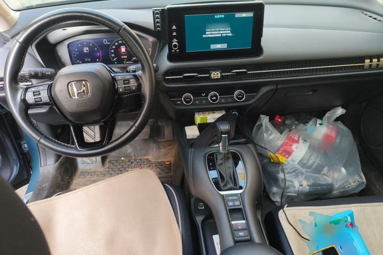 Used Honda ZR-V 2022 1.5T CVT Luxury Edition Center Console