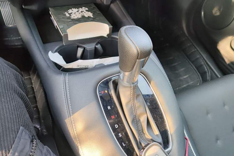 Used Honda ZR-V 2022 1.5T CVT Luxury Edition Gear Lever