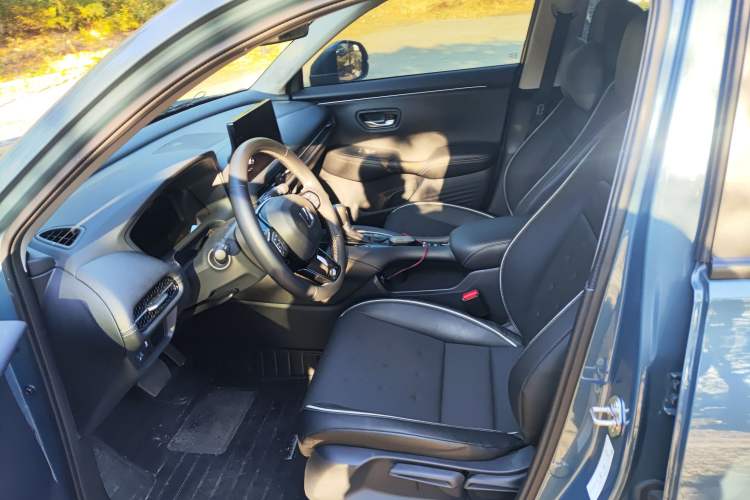 Used Honda ZR-V 2022 1.5T CVT Luxury Edition Left Front Seat