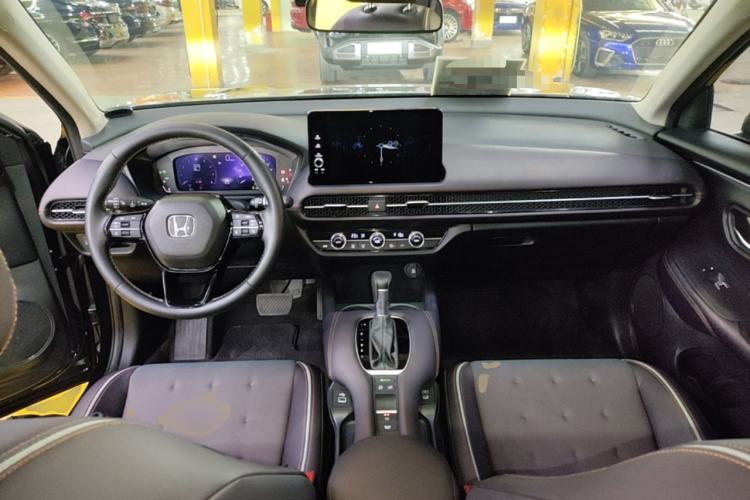 Used Honda ZR-V 2022 1.5T CVT Luxury Edition Center Console