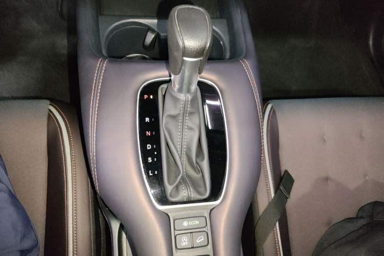 Used Honda ZR-V 2022 1.5T CVT Luxury Edition Gear Lever