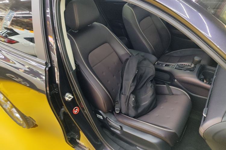Used Honda ZR-V 2022 1.5T CVT Luxury Edition Right Front Seat