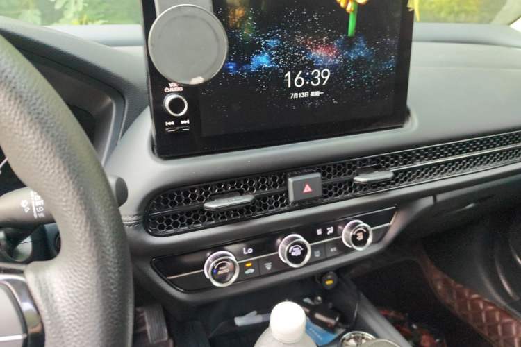 Used Honda ZR-V 2022 1.5T CVT Elite Edition Audio And AC Panel