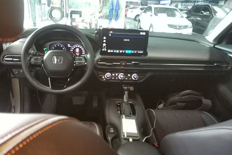 Used Honda ZR-V 2022 1.5T CVT Luxury Edition Center Console