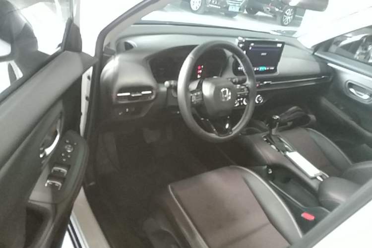 Used Honda ZR-V 2022 1.5T CVT Luxury Edition Driver Seat