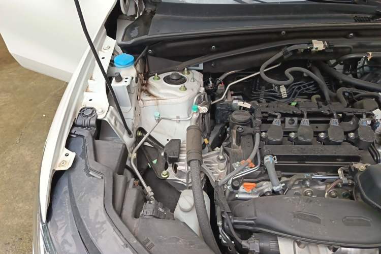 Used Honda ZR-V 2022 1.5T CVT Luxury Edition Engine Bay Right