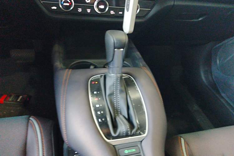 Used Honda ZR-V 2022 1.5T CVT Luxury Edition Gear Lever