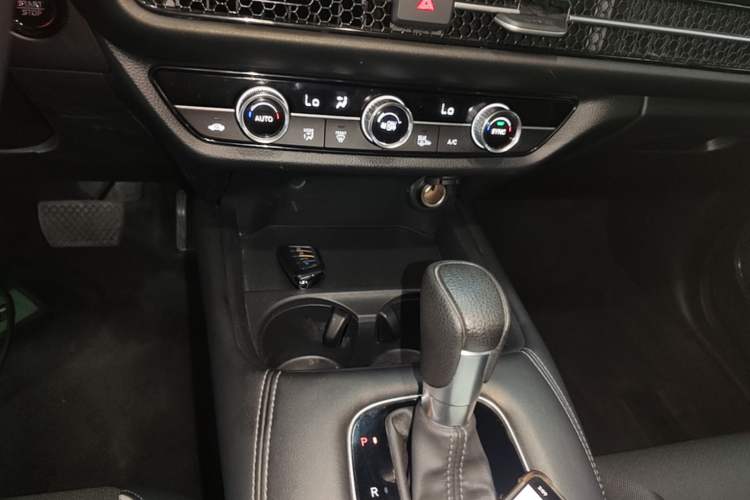 Used Honda ZR-V 2022 1.5T CVT Luxury Edition Gear Lever