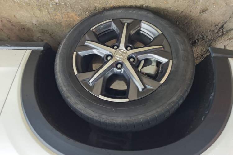 Used Honda ZR-V 2022 1.5T CVT Elite Edition Left Front Wheel Hub