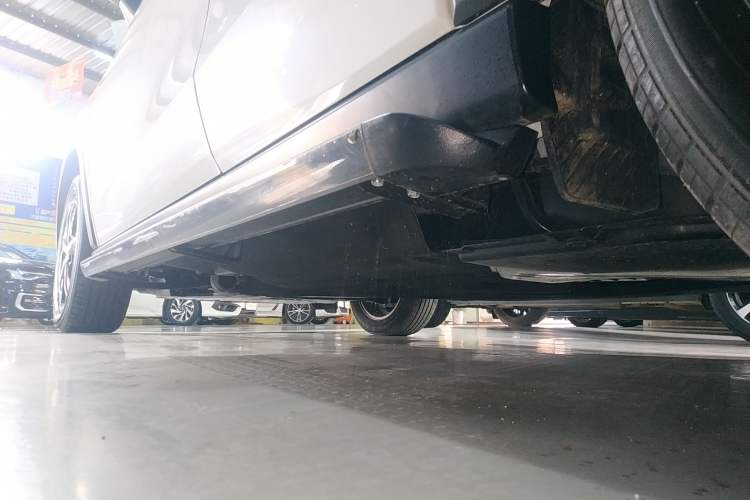 Used Honda ZR-V 2022 1.5T CVT Elite Edition Left Side Sill