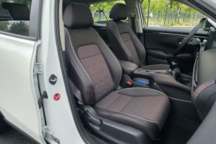 Used Honda ZR-V 2022 1.5T CVT Luxury Edition Right Front Seat