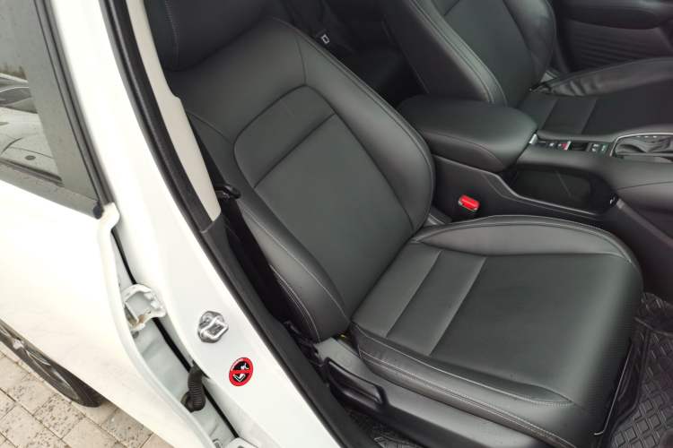 Used Honda ZR-V 2022 1.5T CVT Elite Edition Right Front Seat