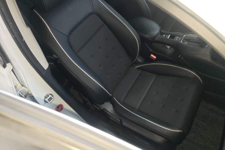 Used Honda ZR-V 2022 1.5T CVT Luxury Edition Right Front Seat