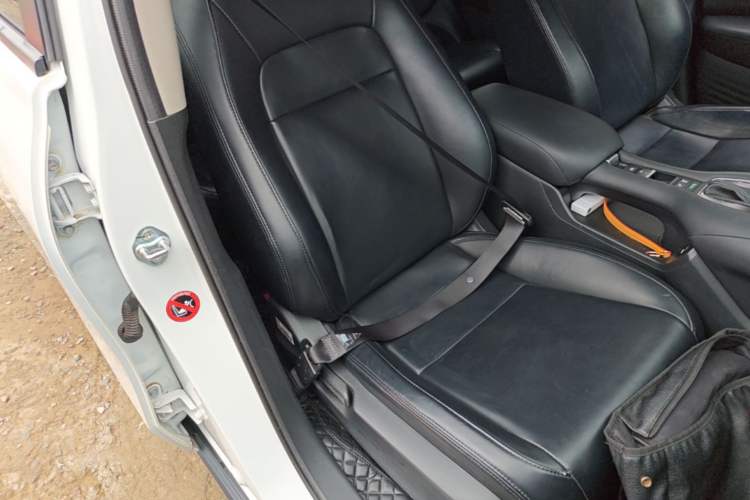 Used Honda ZR-V 2022 1.5T CVT Elite Edition Right Front Seat