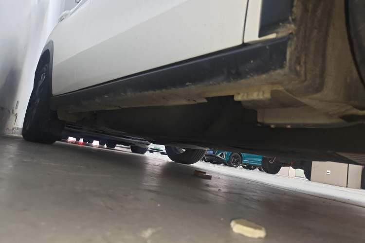 Used Honda ZR-V 2022 1.5T CVT Luxury Edition Right Side Sill