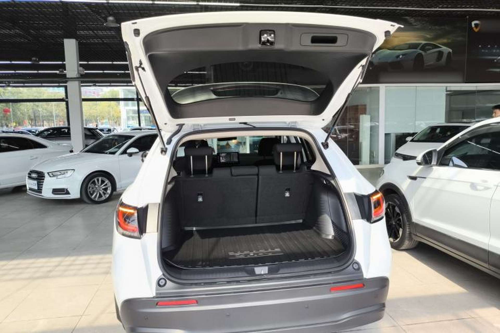 Used Honda ZR-V 2022 1.5T CVT Elite Edition Trunk