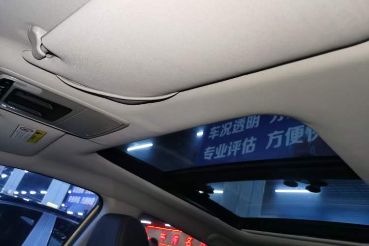 Used Honda ZR-V 2022 1.5T CVT Deluxe Edition Headliner