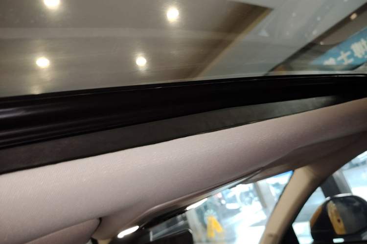 Used Honda ZR-V 2022 1.5T CVT Deluxe Edition Headliner