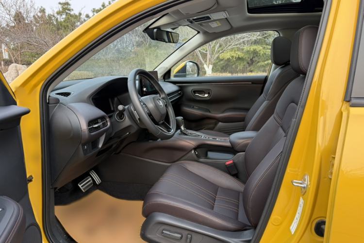Used Honda ZR-V 2022 1.5T CVT Deluxe Edition Interior 2