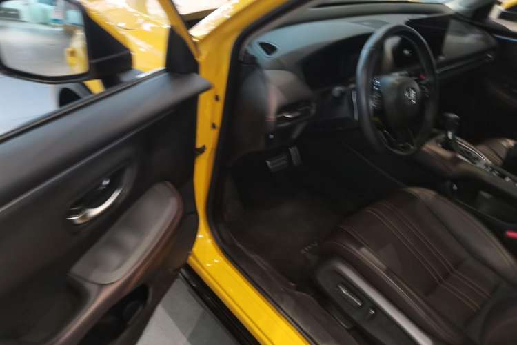 Used Honda ZR-V 2022 1.5T CVT Deluxe Edition Interior 3