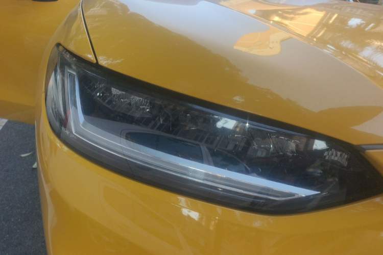 Used Honda ZR-V 2022 1.5T CVT Deluxe Edition Right Front Headlight