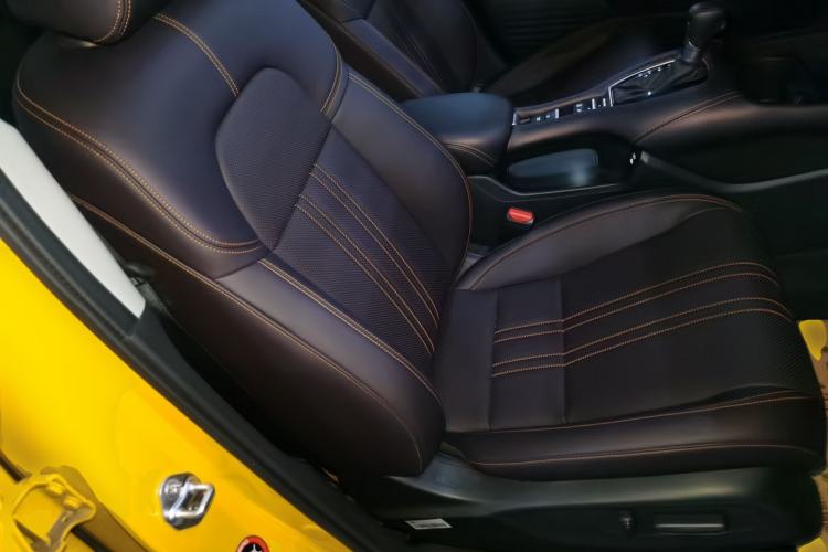 Used Honda ZR-V 2022 1.5T CVT Deluxe Edition Right Front Seat