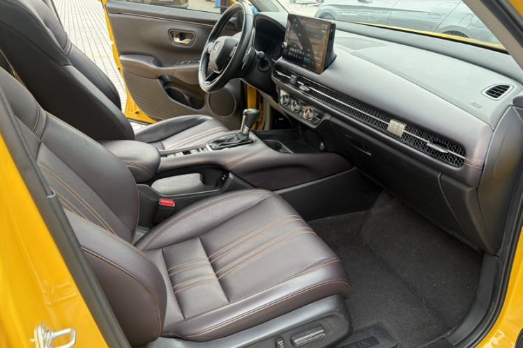 Used Honda ZR-V 2022 1.5T CVT Deluxe Edition Right Front Seat