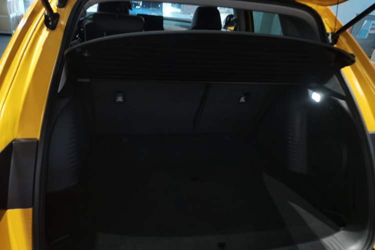 Used Honda ZR-V 2022 1.5T CVT Deluxe Edition Trunk