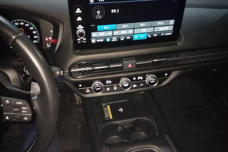 Used Honda ZR-V 2023 2.0L eHEV Sharp - Deluxe Edition Audio And AC Panel