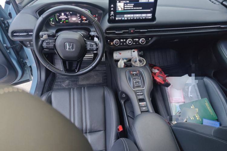 Used Honda ZR-V 2023 2.0L eHEV Sharp - Deluxe Edition Center Console