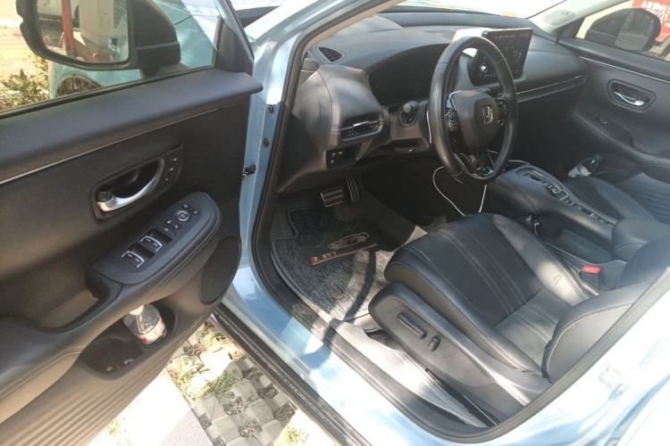 Used Honda ZR-V 2023 2.0L eHEV Sharp - Deluxe Edition Driver Seat