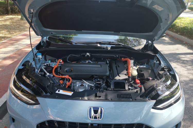 Used Honda ZR-V 2023 2.0L eHEV Sharp - Deluxe Edition Engine Bay
