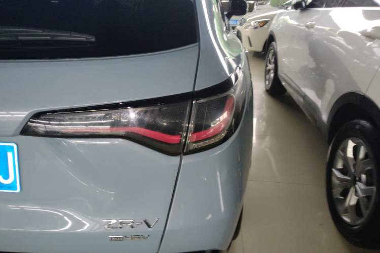 Used Honda ZR-V 2023 2.0L eHEV Sharp - Deluxe Edition Exterior 6