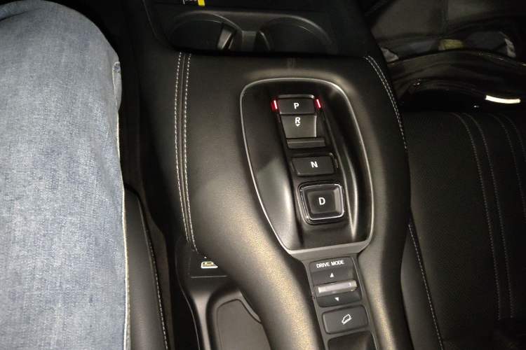 Used Honda ZR-V 2023 2.0L eHEV Sharp - Deluxe Edition Gear Lever